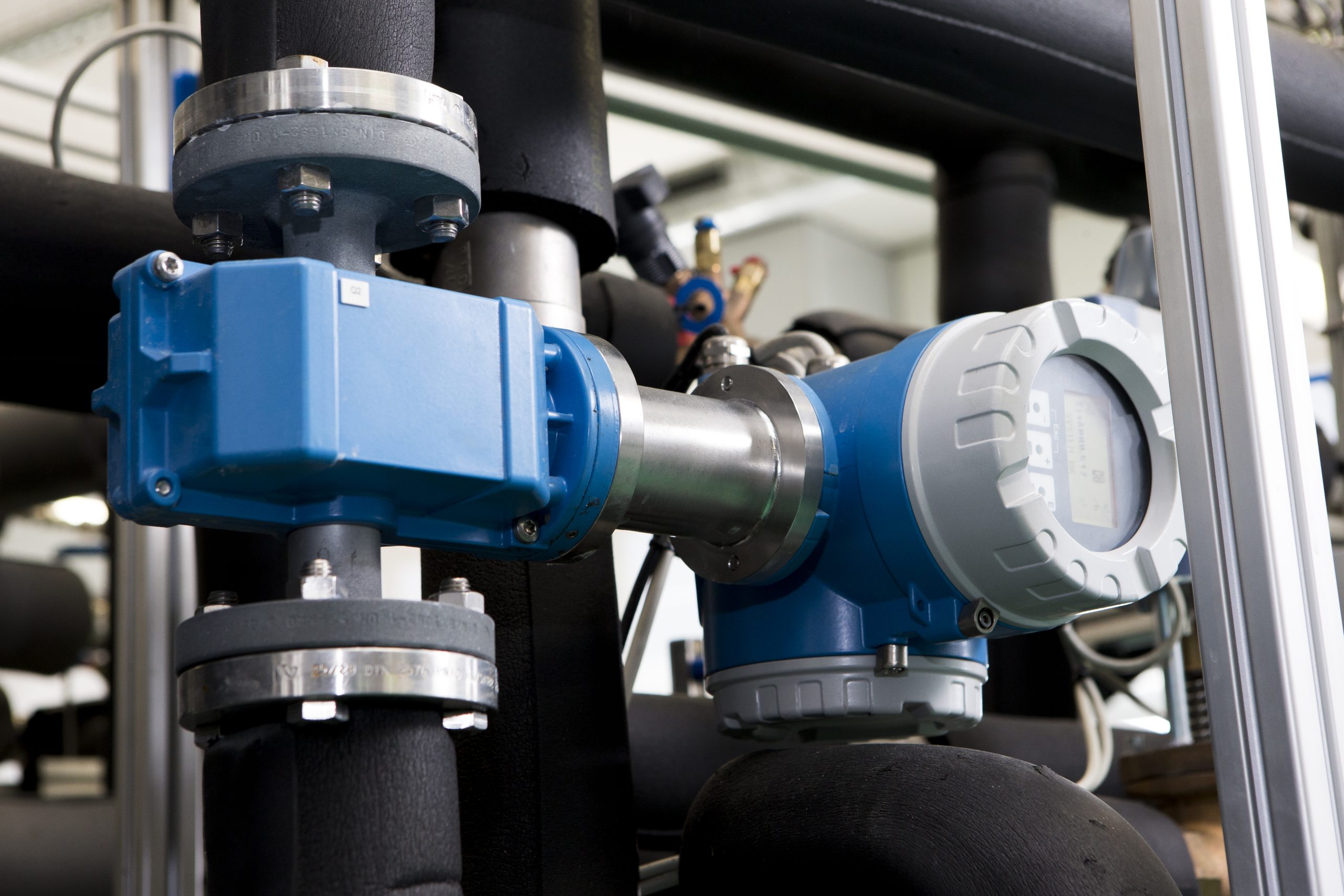 Close-up of a component of laboratory equipment used for energy system modelling and decarbonisation research, supporting analysis of retrofit strategies and policy-driven energy transition pathways.